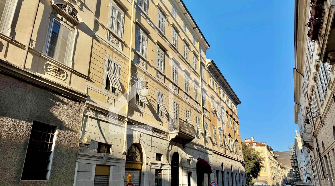 Locale commerciale via del Lazzaretto Vecchio, Trieste