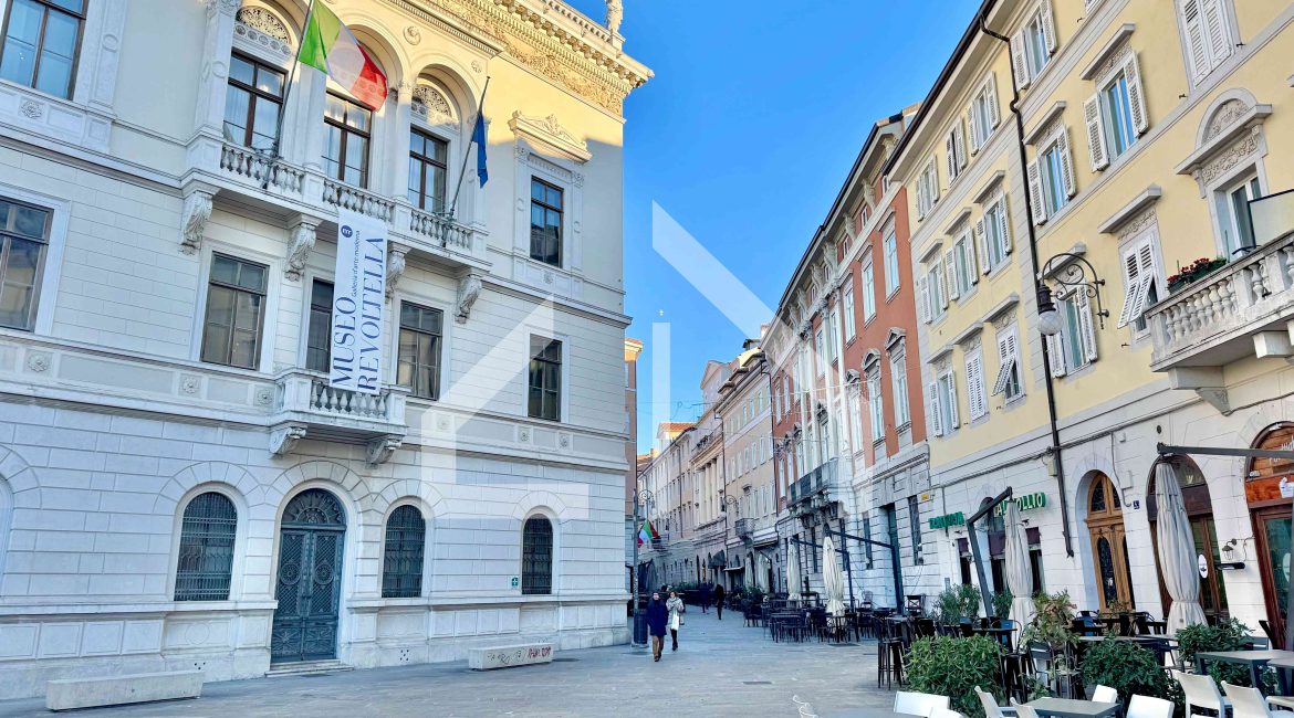 Locale commerciale via del Lazzaretto Vecchio, Trieste